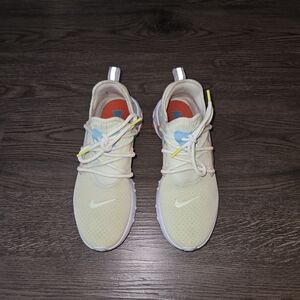 Nike Lightweight Pastel Running Shoes - Cream with Pastel Accents